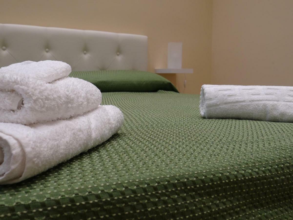 Montecarlo Palace Bed and Breakfast Palermo Buitenkant foto