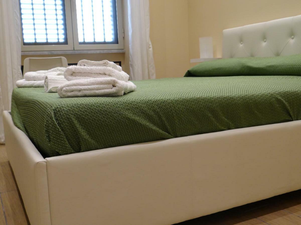 Montecarlo Palace Bed and Breakfast Palermo Buitenkant foto